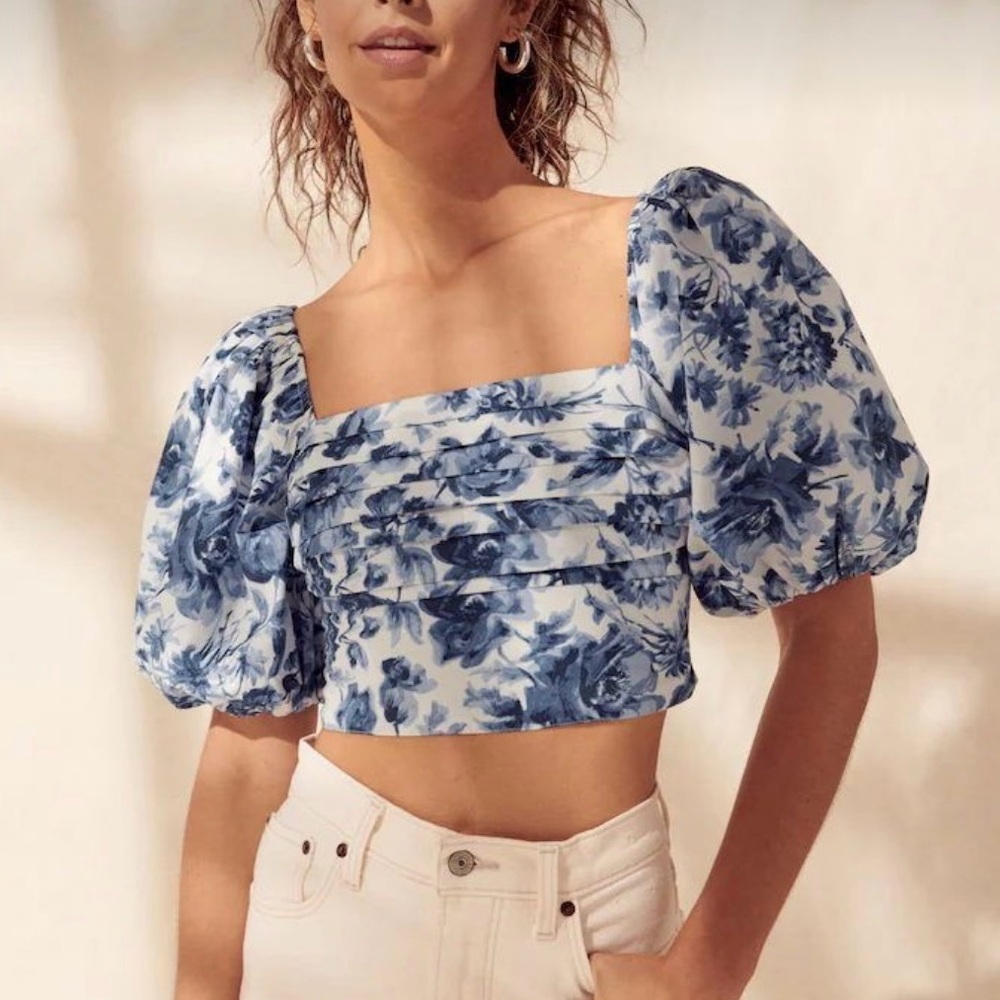 Abercrombie & Fitch Blue‎ Floral Puff Sleeve cropped Blouse top shirt